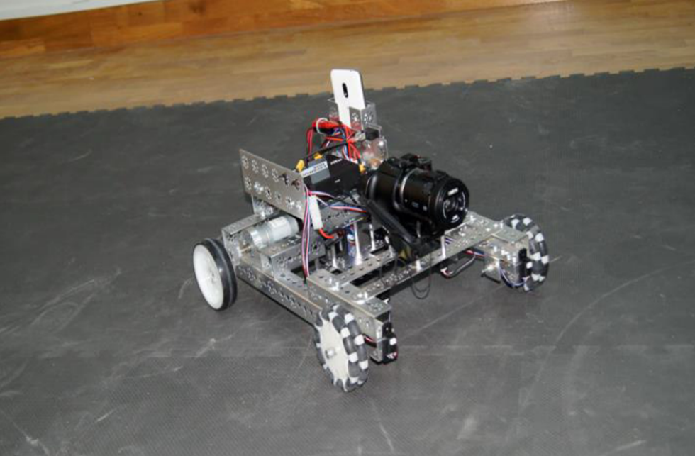 Roboți cu suflet: cum cercetarea în teleprezență deschide porți spre educație, sănătate și explorare!